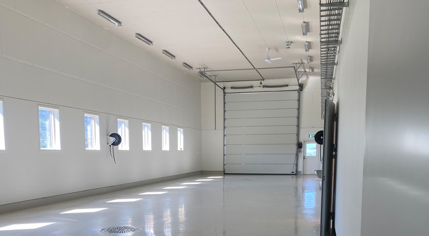 Foto av nytt verksted for Dalsegg Transport - hall